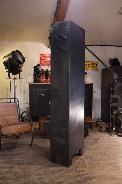 vestiaire metalique occasion patine noire